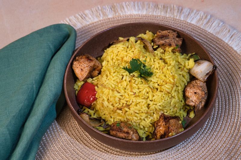 Mounir's Low Carb Special with grilled chicken, vegetables, and hummus